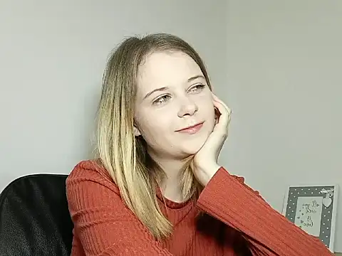 Snapshot of LydiaYoung chatting on 09/29/25, 06:13 LydiaYoung online show from 09/29/25, 06:13