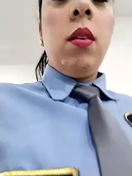 Snapshot of CRISTAL__11 chatting on 11/30/25, 01:04 CRISTAL 11 online show from 11/30/25, 01:04