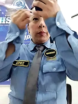 Snapshot of CRISTAL__11 chatting on 12/01/25, 01:16 CRISTAL 11 online show from 12/01/25, 01:16