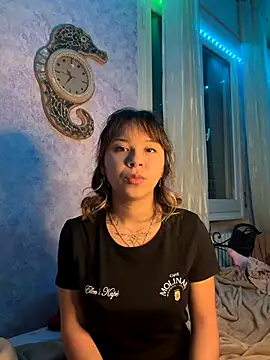 Snapshot of YumiLux chatting on 10/09/25, 04:32 YumiLux online show from 10/09/25, 04:32