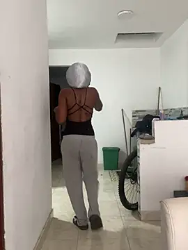 zaracollins01 online show from 11/07/25, 01:22