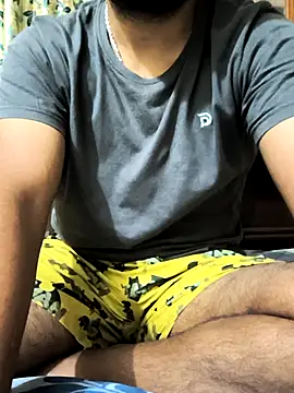 Snapshot of hunk7714 chatting on 10/15/25, 08:42 hunk7714 online show from 10/15/25, 08:42