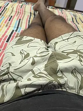 Snapshot of hunk7714 chatting on 11/15/25, 03:30 hunk7714 online show from 11/15/25, 03:30