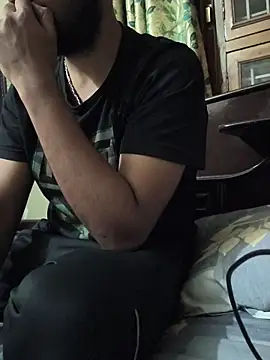 Snapshot of hunk7714 chatting on 11/22/25, 05:34 hunk7714 online show from 11/22/25, 05:34