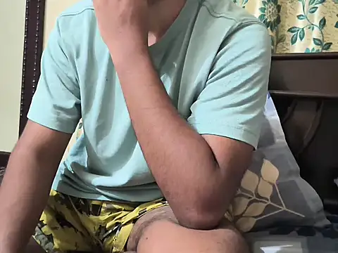 Snapshot of hunk7714 chatting on 11/23/25, 05:46 hunk7714 online show from 11/23/25, 05:46