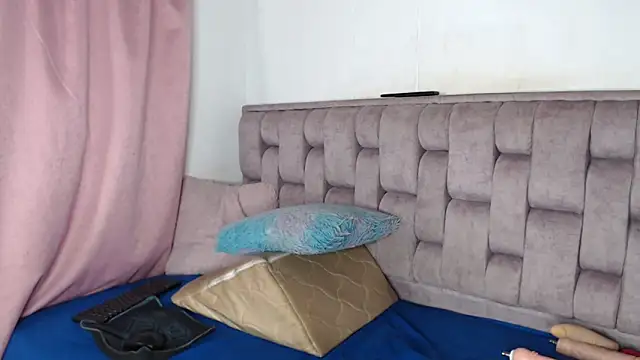 Alexa-Hunter online show from 05/10/26, 10:59