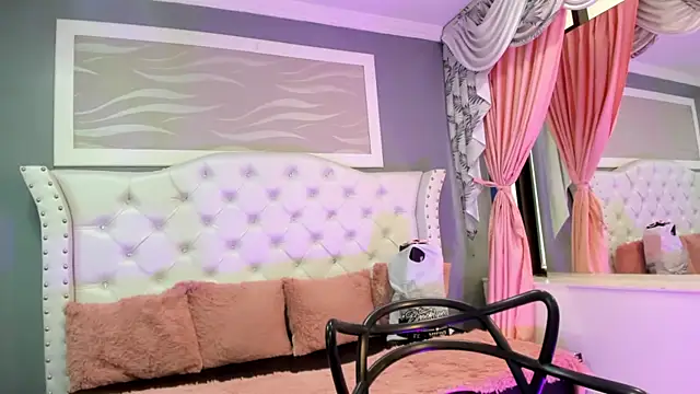 Snapshot of _camila_ortiz chatting on 09/16/25, 07:37  camila ortiz online show from 09/16/25, 07:37