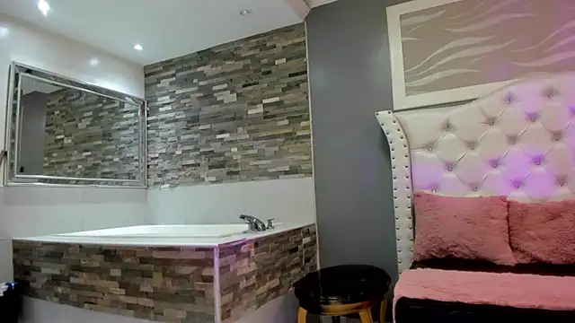 Snapshot of _camila_ortiz chatting on 10/01/25, 07:31  camila ortiz online show from 10/01/25, 07:31