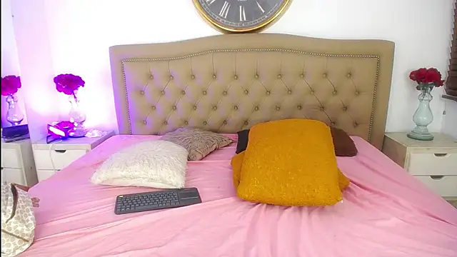 AuroraRicci online show from 11/13/25, 04:44