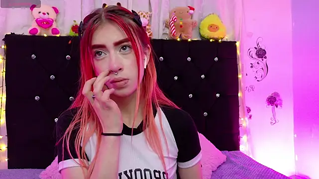 lizz bela1 online show from 11/17/25, 10:48