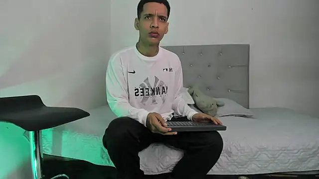 twinkDuohot online show from 11/03/25, 02:35