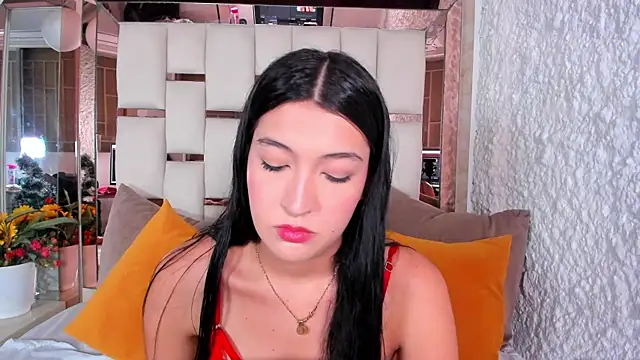 chloeriveraa online show from 11/24/25, 10:09