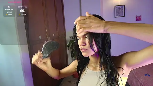 emycarver09 online show from 11/03/25, 12:06