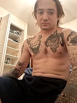 Snapshot of Mr_nightfall chatting on 12/18/25, 04:29 Mr nightfall online show from 12/18/25, 04:29