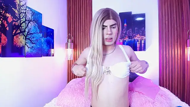 Emily Vaughan online show from 09/17/25, 03:30