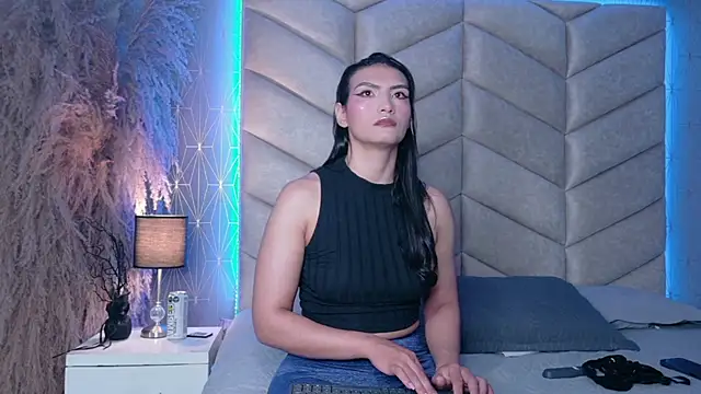 Snapshot of samiradoll chatting on 10/05/25, 04:00 samiradoll online show from 10/05/25, 04:00