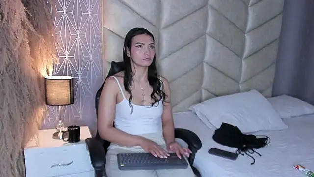 Snapshot of samiradoll chatting on 11/05/25, 03:28 samiradoll online show from 11/05/25, 03:28