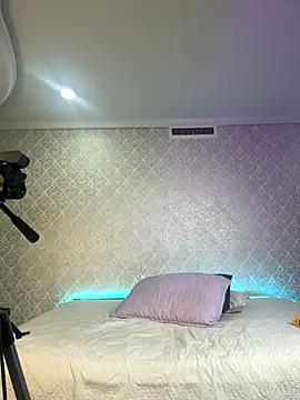 Snapshot of samiradoll chatting on 11/14/25, 10:40 samiradoll online show from 11/14/25, 10:40