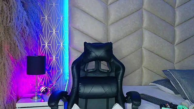 Snapshot of samiradoll chatting on 11/18/25, 03:12 samiradoll online show from 11/18/25, 03:12