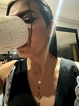 Snapshot of samiradoll chatting on 11/28/25, 01:41 samiradoll online show from 11/28/25, 01:41