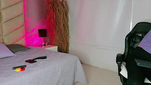 Snapshot of samiradoll chatting on 12/15/25, 03:33 samiradoll online show from 12/15/25, 03:33