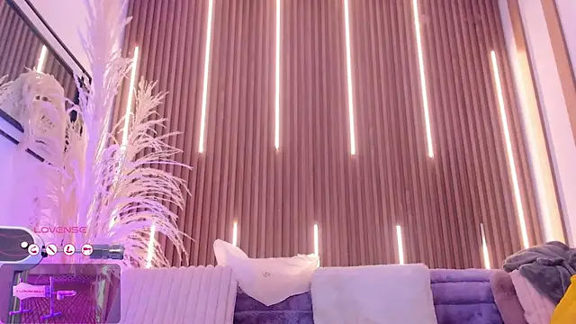 ArianaSantana online show from 12/01/25, 12:54