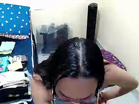 Snapshot of missblu chatting on 11/08/25, 04:12 missblu online show from 11/08/25, 04:12