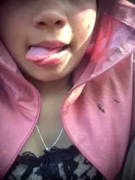 Snapshot of Nh64 chatting on 03/01/26, 09:33 Nh64 online show from 03/01/26, 09:33