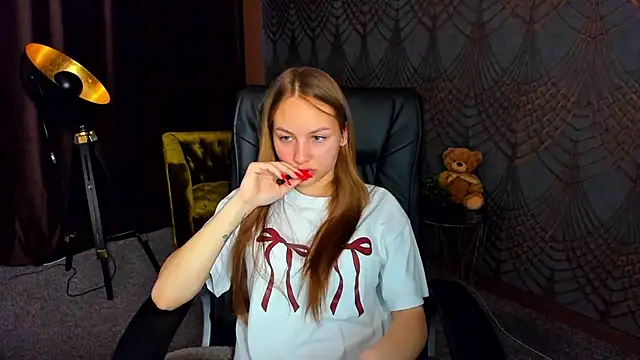 Snapshot of MilaAddams chatting on 07/07/26, 05:32 MilaAddams online show from 07/07/26, 05:32