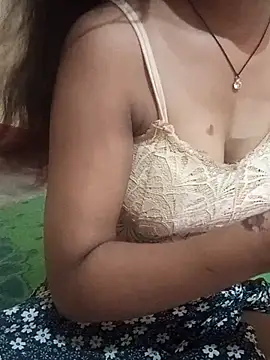 Snapshot of Akanksha789 chatting on 10/11/25, 05:28 Akanksha789 online show from 10/11/25, 05:28