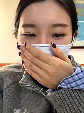 Snapshot of Lulu125216 chatting on 11/17/25, 04:51 Lulu125216 online show from 11/17/25, 04:51