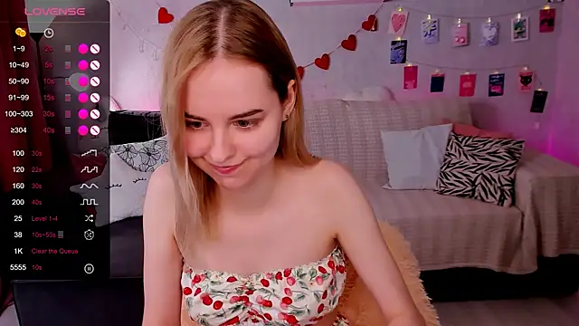 Snapshot of LillianShine chatting on 06/18/26, 09:14 LillianShine online show from 06/18/26, 09:14