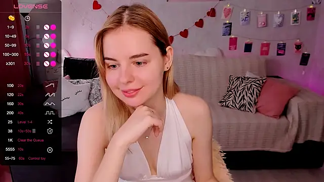 Snapshot of LillianShine chatting on 07/05/26, 04:19 LillianShine online show from 07/05/26, 04:19