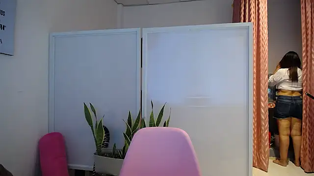 Manuela lara  online show from 01/06/26, 02:21