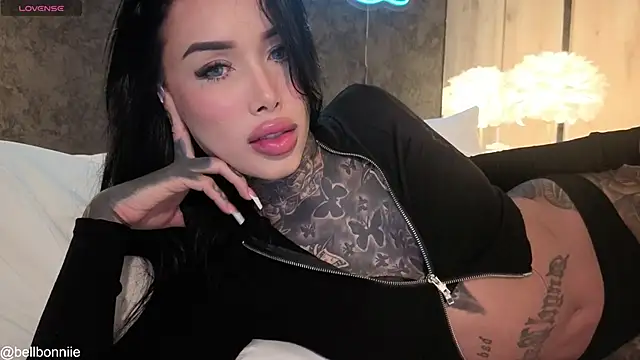 belllbonniie online show from 04/18/26, 08:20