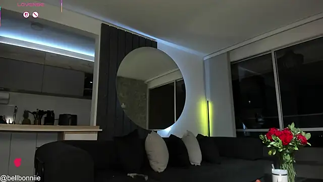 Snapshot of belllbonniie chatting on 06/12/26, 02:21 belllbonniie online show from 06/12/26, 02:21