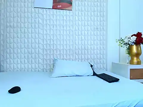 Snapshot of LuigiMarchetti chatting on 10/08/25, 07:44 LuigiMarchetti online show from 10/08/25, 07:44