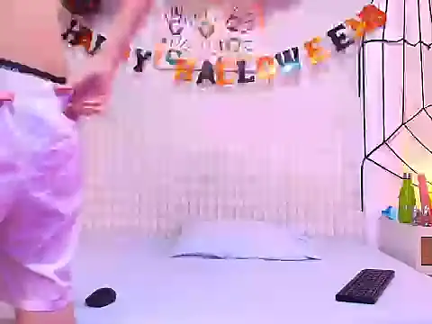 Snapshot of LuigiMarchetti chatting on 10/27/25, 07:51 LuigiMarchetti online show from 10/27/25, 07:51