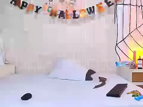 Snapshot of LuigiMarchetti chatting on 10/31/25, 07:48 LuigiMarchetti online show from 10/31/25, 07:48