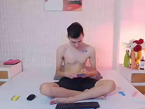 Snapshot of LuigiMarchetti chatting on 11/09/25, 08:07 LuigiMarchetti online show from 11/09/25, 08:07