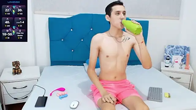 Snapshot of LuigiMarchetti chatting on 12/05/25, 07:43 LuigiMarchetti online show from 12/05/25, 07:43