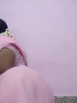 Snapshot of Tamil_Azhaghi25 chatting on 09/16/25, 06:09 Tamil Azhaghi25 online show from 09/16/25, 06:09