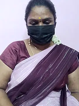 Snapshot of Tamil_Azhaghi25 chatting on 09/18/25, 04:42 Tamil Azhaghi25 online show from 09/18/25, 04:42