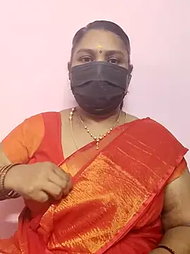 Snapshot of Tamil_Azhaghi25 chatting on 10/05/25, 05:44 Tamil Azhaghi25 online show from 10/05/25, 05:44