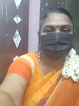 Snapshot of Tamil_Azhaghi25 chatting on 10/08/25, 05:21 Tamil Azhaghi25 online show from 10/08/25, 05:21