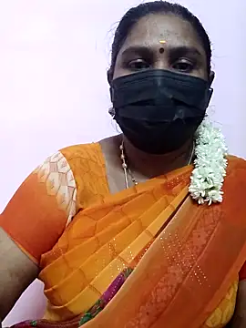 Snapshot of Tamil_Azhaghi25 chatting on 10/13/25, 05:24 Tamil Azhaghi25 online show from 10/13/25, 05:24