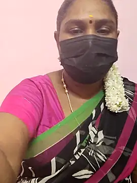 Snapshot of Tamil_Azhaghi25 chatting on 10/14/25, 05:25 Tamil Azhaghi25 online show from 10/14/25, 05:25