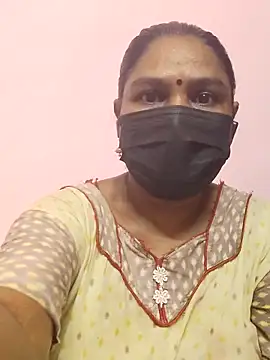 Snapshot of Tamil_Azhaghi25 chatting on 10/15/25, 01:44 Tamil Azhaghi25 online show from 10/15/25, 01:44