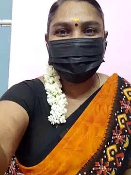 Snapshot of Tamil_Azhaghi25 chatting on 10/16/25, 05:25 Tamil Azhaghi25 online show from 10/16/25, 05:25