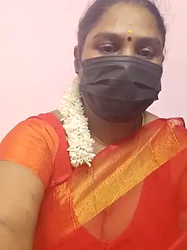 Snapshot of Tamil_Azhaghi25 chatting on 10/18/25, 07:25 Tamil Azhaghi25 online show from 10/18/25, 07:25